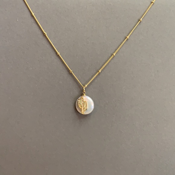 pearl necklace with crystal saguaro cacti - Picture 9 of 12